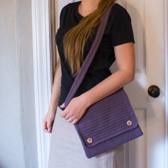 Messenger Bag - Crocheted Purple Shoulder Bag - Picture 5 of 8